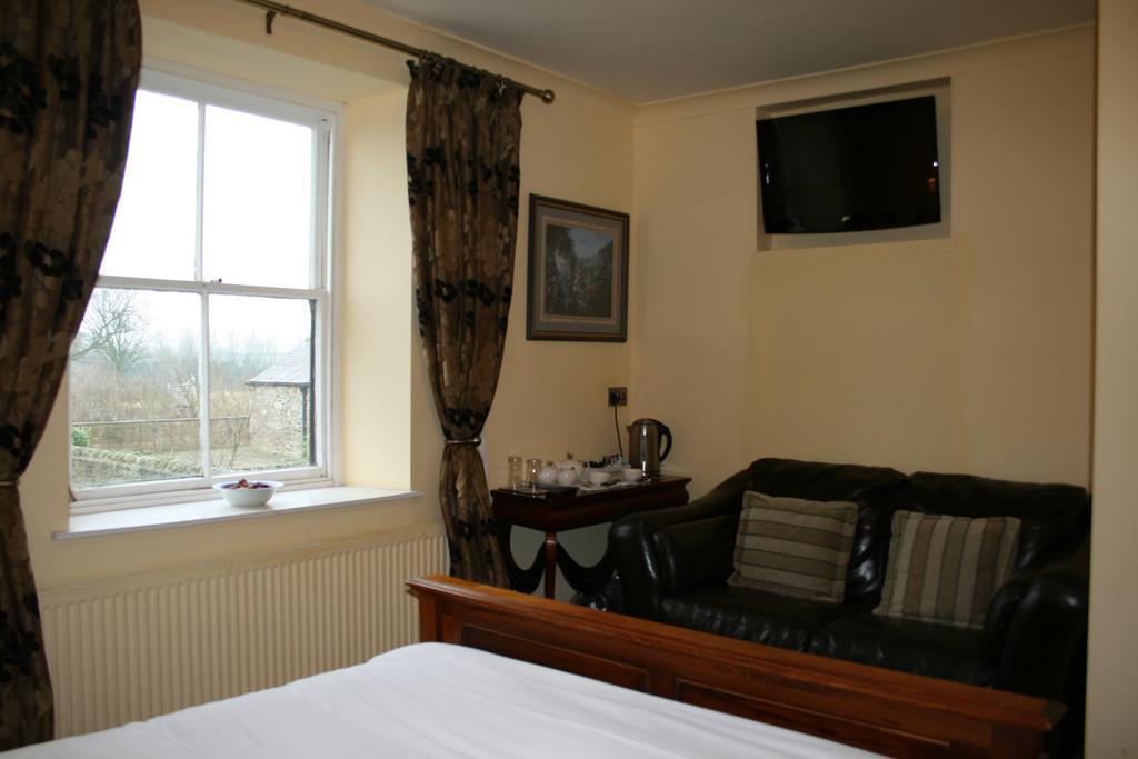 The Wyvill Arms Hotel Leyburn Room photo